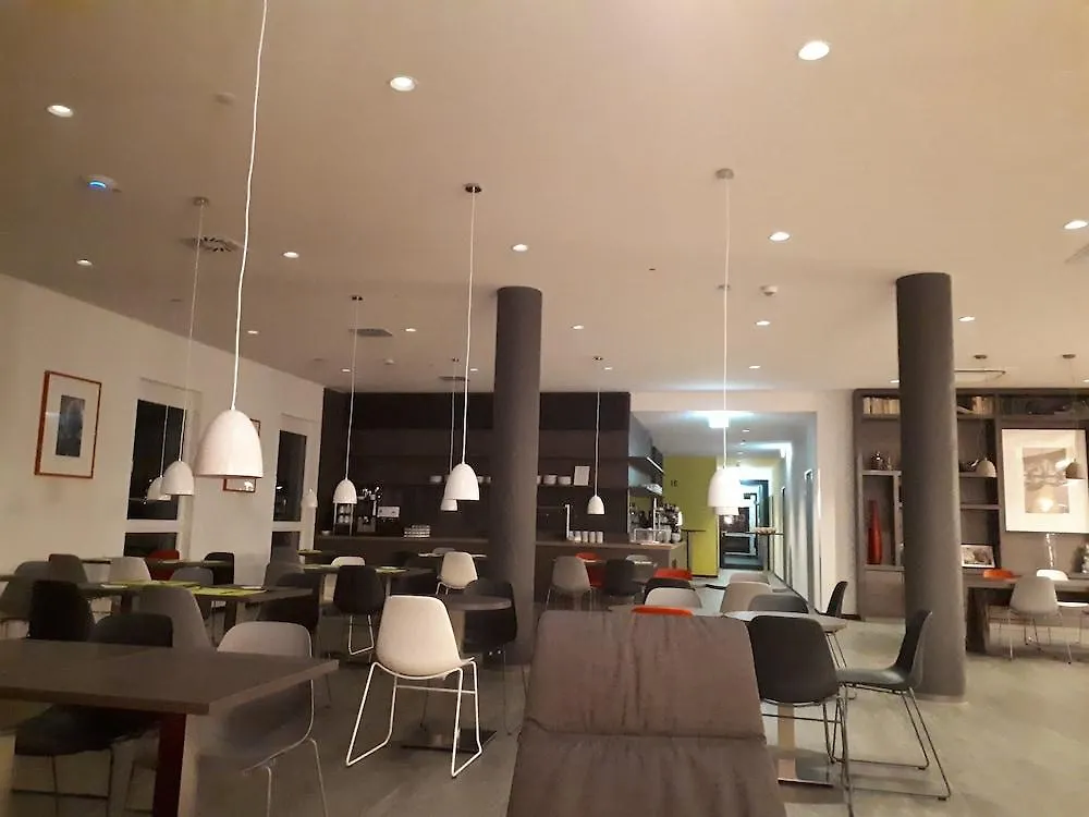 *** Hotel Campanile Leipzig Halle Airport Schkeuditz Alemanha